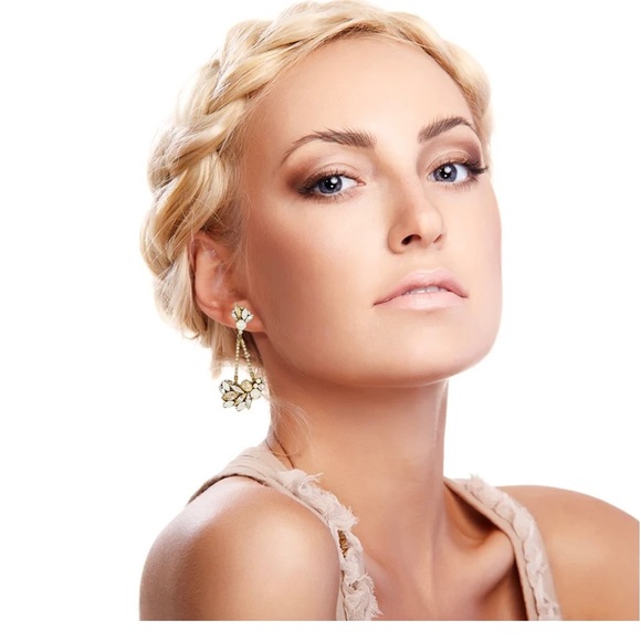 HAUTE BRIDE ADDISON CHANDELIERS - Picture 2 of 10